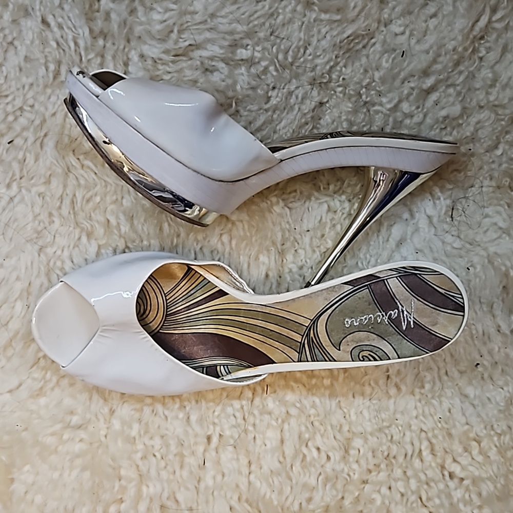 MARCIANO WHITE LEATHER SILVER PLATFORM HEELS 8.5